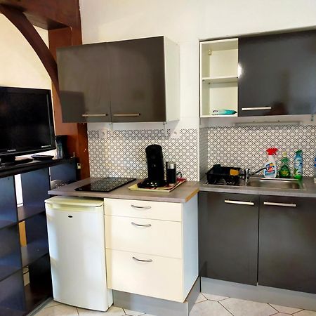 Studio En Rdc Avec Balcon Centre Vitre Экстерьер фото